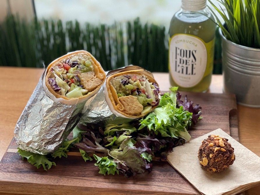 Gaïa resto vegan: At Gaia restaurant, every bite is a return to the roots. Our mission is to serve you healthy and delicious food. We choose local, fresh and organic foods to give you quality ingredients and nourishing products. Inspired by different cuisine, everyone can find its taste!