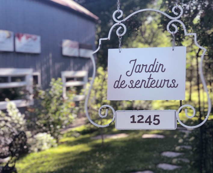 La Grange du Parfumeur . Jardin de senteurs: