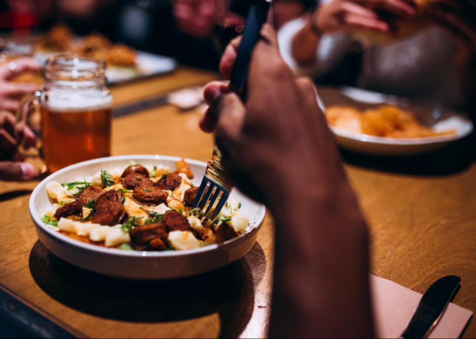 OMG Resto - Poutine and beer: